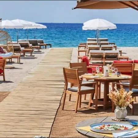 Belle Terrasse Pres Du Martinez Et Des Plages! *